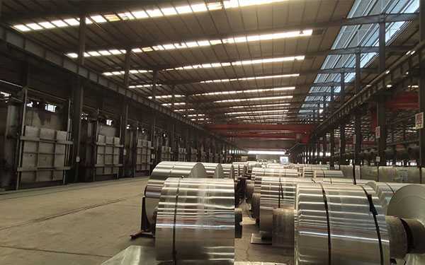 鋁板廠家實(shí)景倉(cāng)庫(kù)拍攝